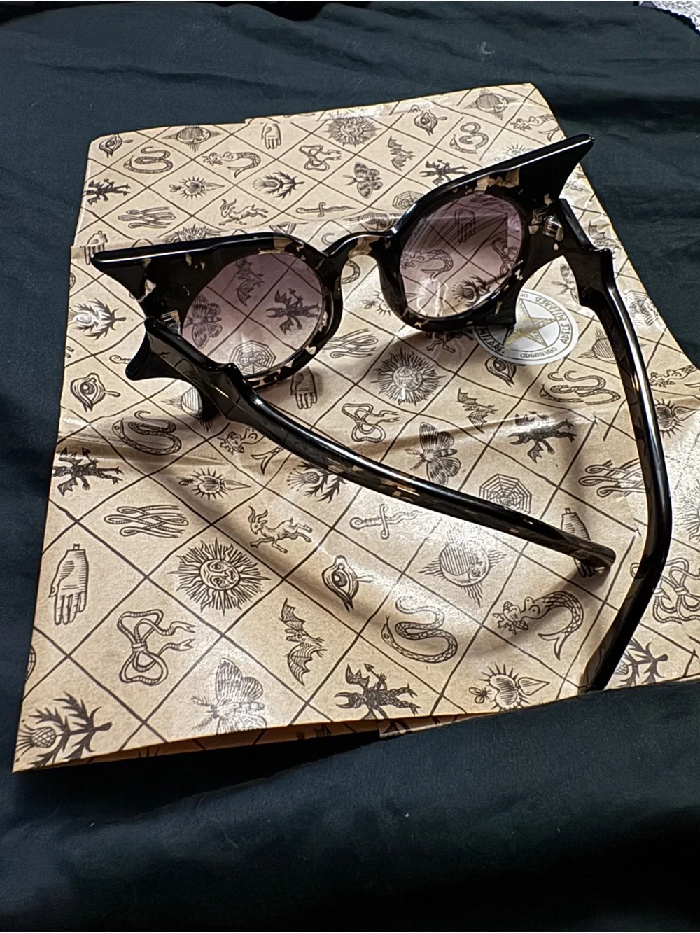 *RARE* Adele Mildred Black Tortie Batwing Sunnies